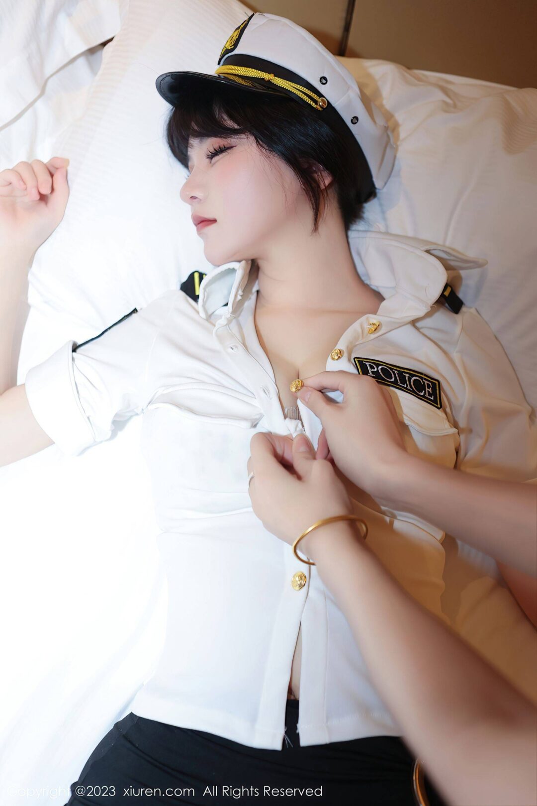 [XiuRen秀人网] No.6328 桃桃子_ 制服短裙-看套图