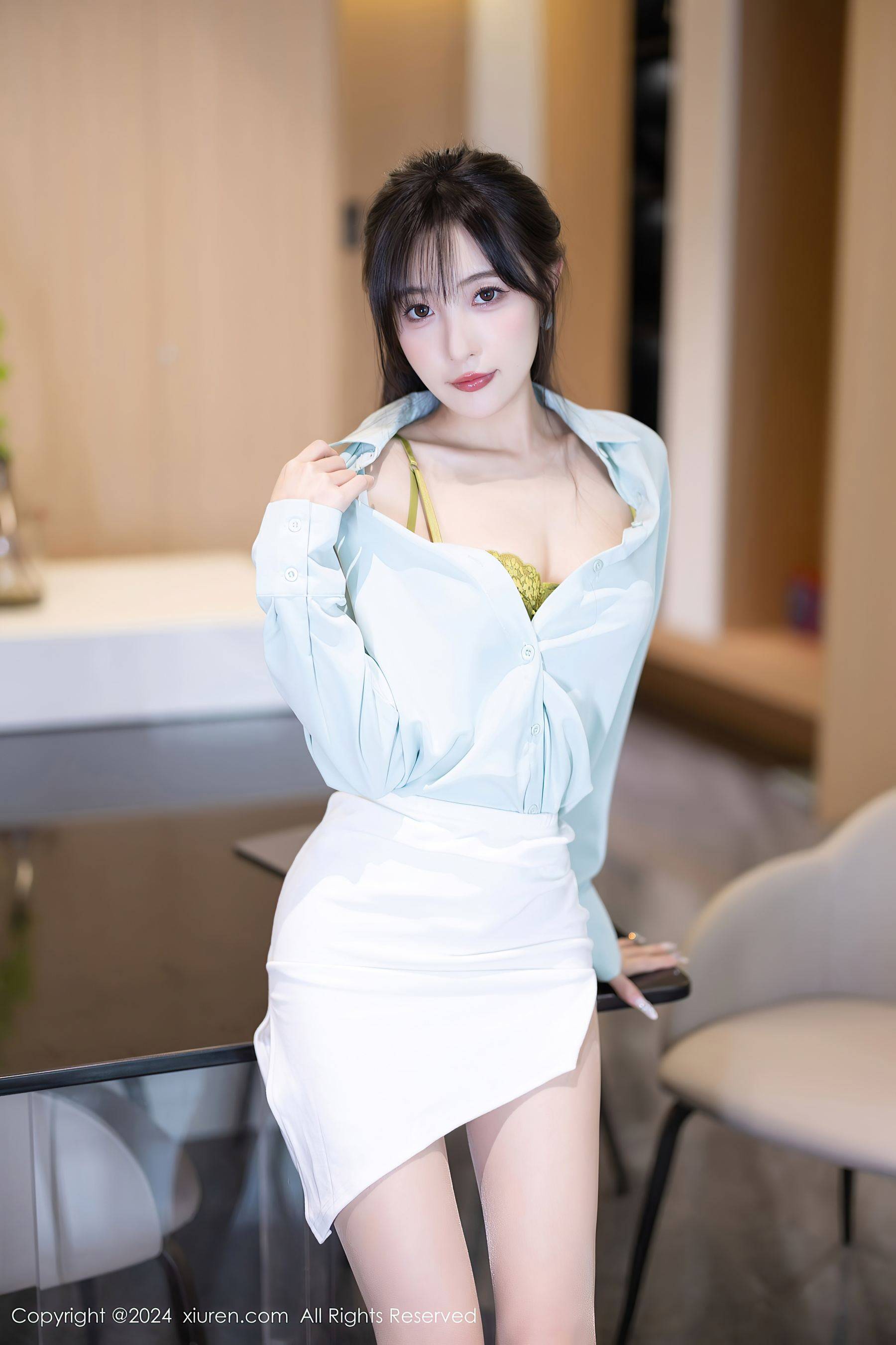 [XiuRen秀人网] No.8589 林星阑 丝袜美腿Xiuren秀人网高清美女套图写真下载-看套图看套图