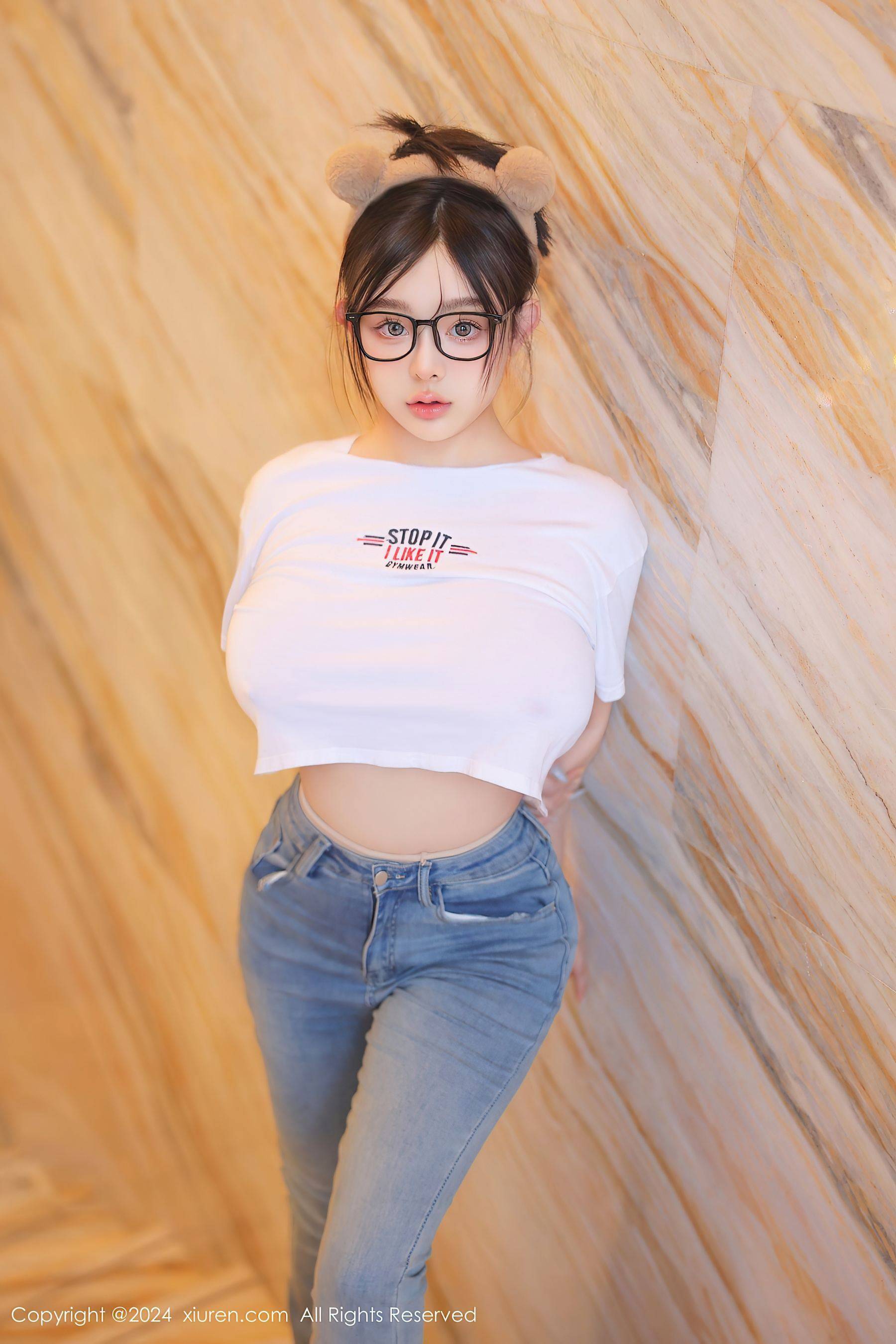 [XiuRen秀人网] No.8809 娜娜子yy 美乳性感Xiuren秀人网高清美女套图写真下载-看套图看套图