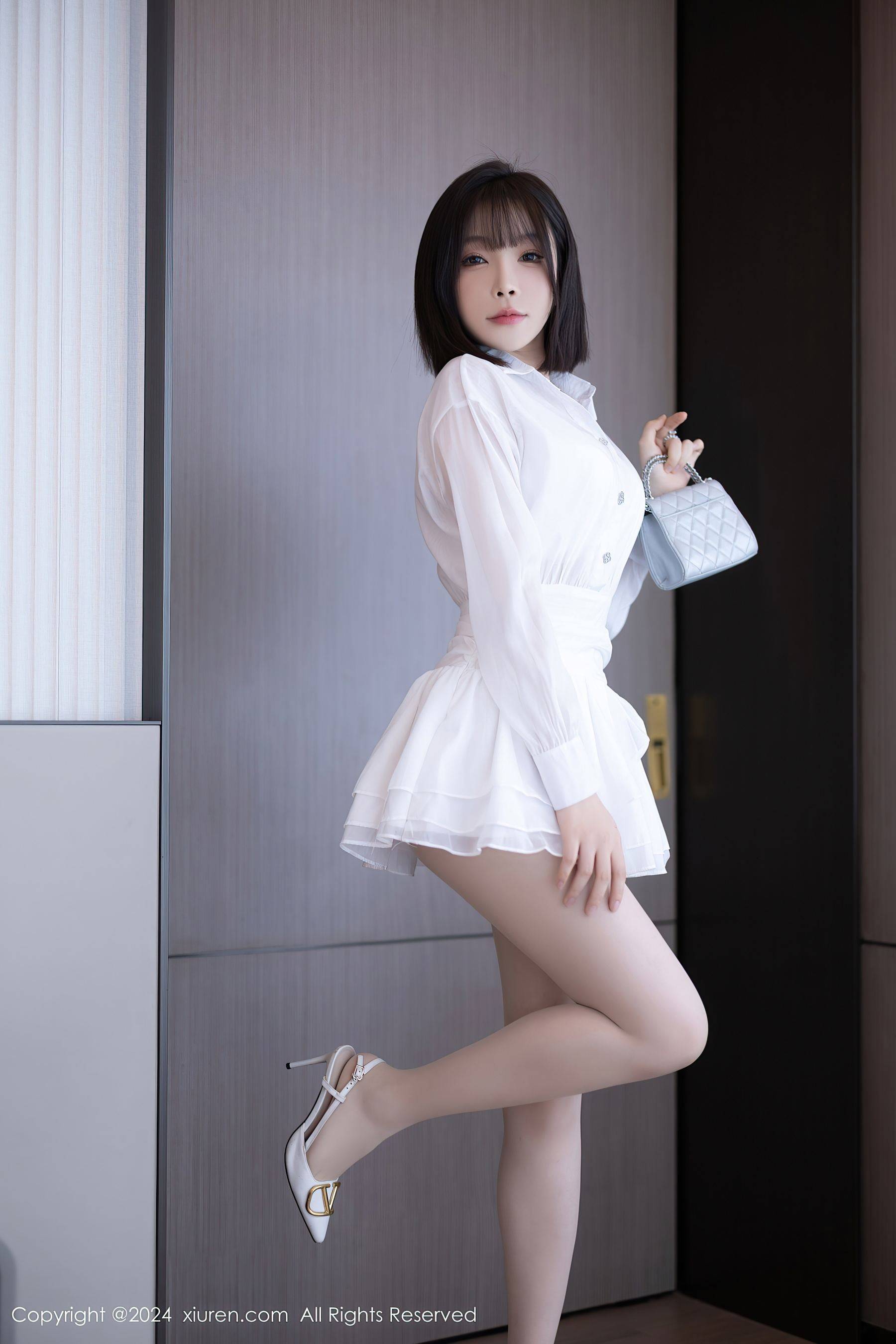 [XiuRen秀人网] No.9020 徐莉芝Booty 丝袜美腿Xiuren秀人网高清美女套图写真下载-看套图看套图