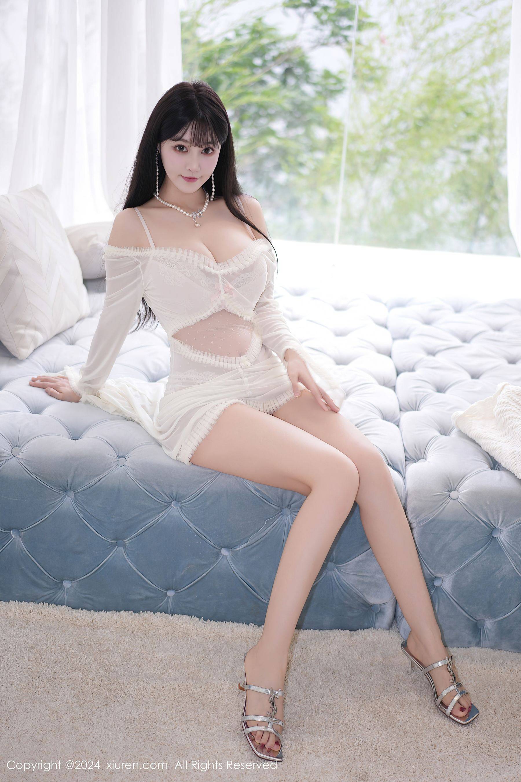 [XiuRen秀人网] No.8994 朱可儿Flora 美腿性感Xiuren秀人网高清美女套图写真下载-看套图看套图