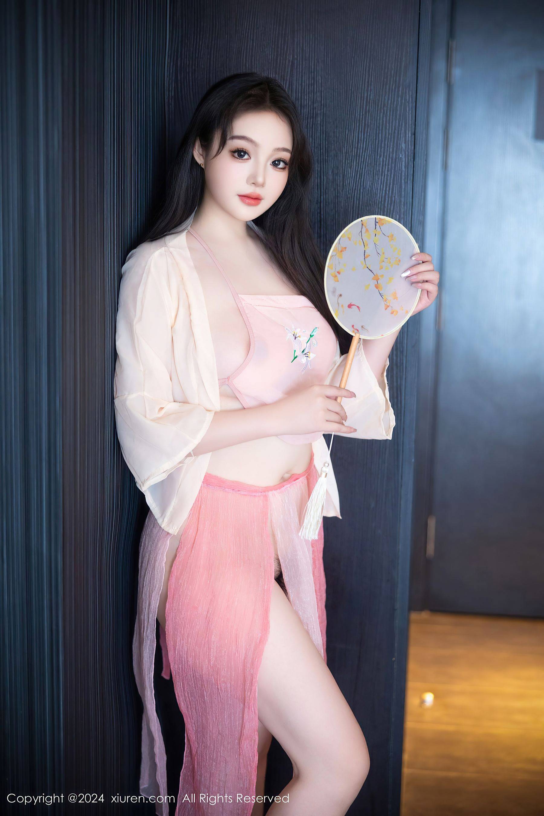 [XiuRen秀人网] No.9211 潘多拉哦 美臀性感Xiuren秀人网高清美女套图写真下载-看套图看套图