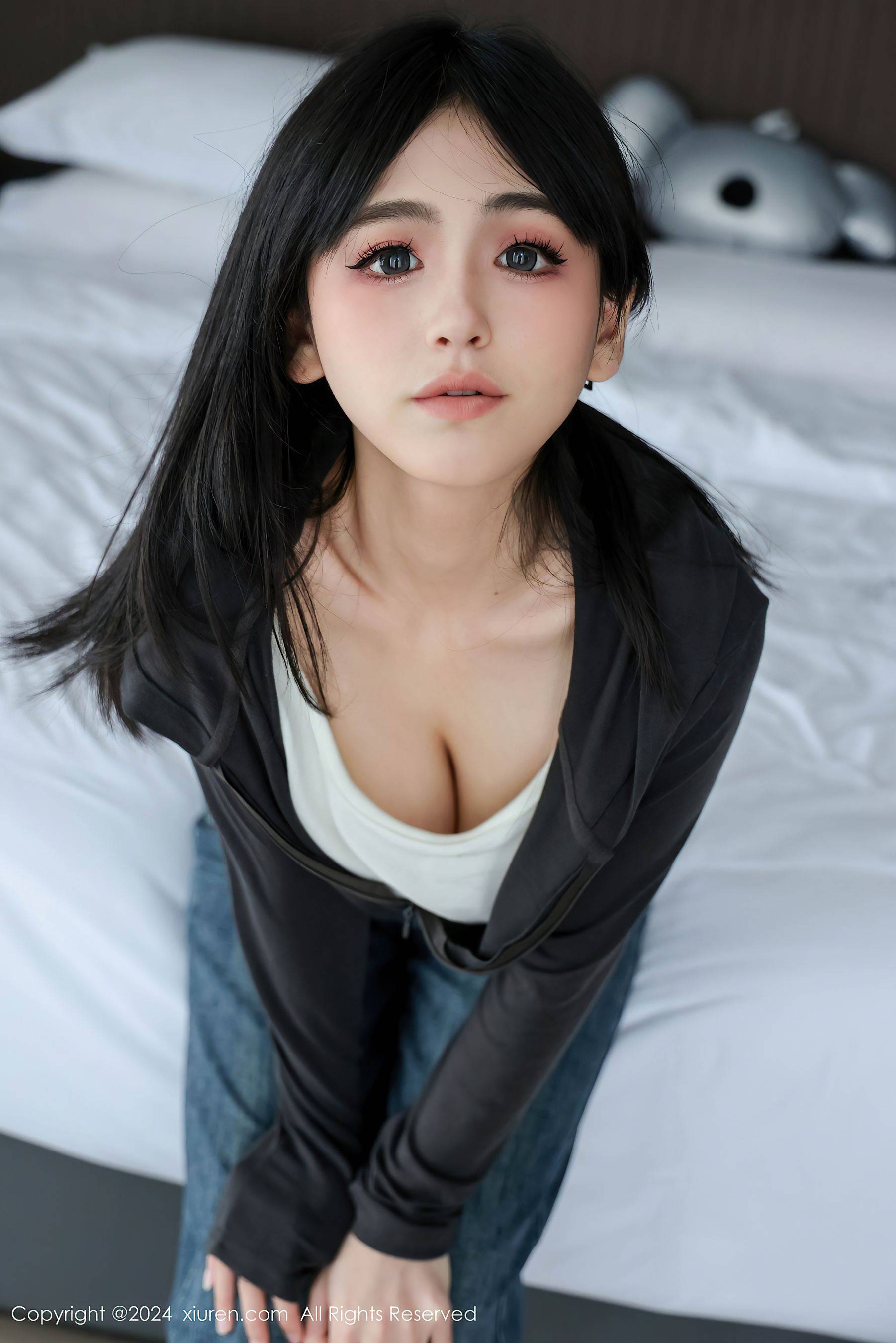 [XiuRen秀人网] No.9464 奶芙乔乔 美腿性感Xiuren秀人网高清美女套图写真下载-看套图看套图