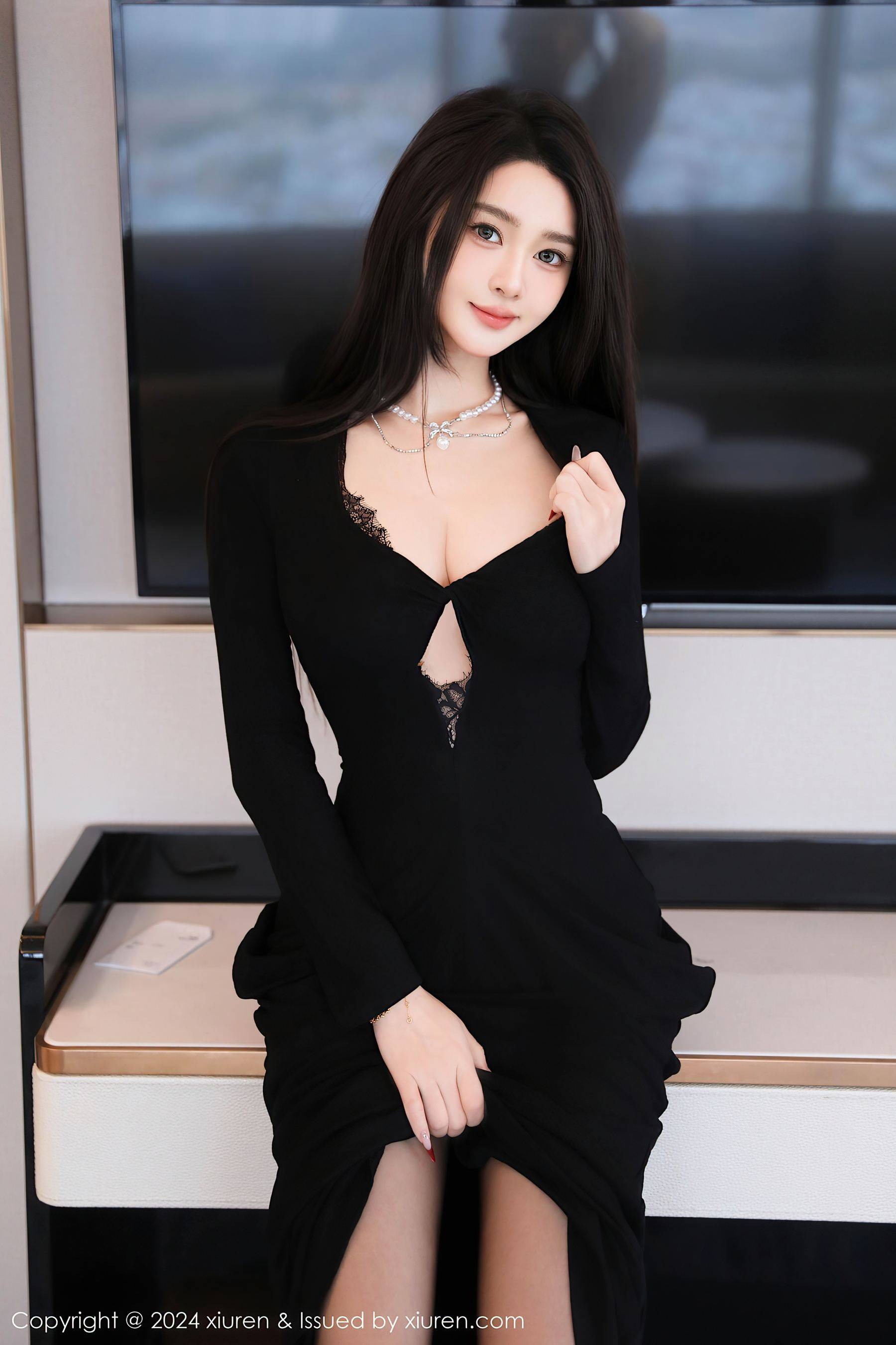 [XiuRen秀人网] No.9670 Candy糖糖 妩媚美腿Xiuren秀人网高清美女套图写真下载-看套图看套图